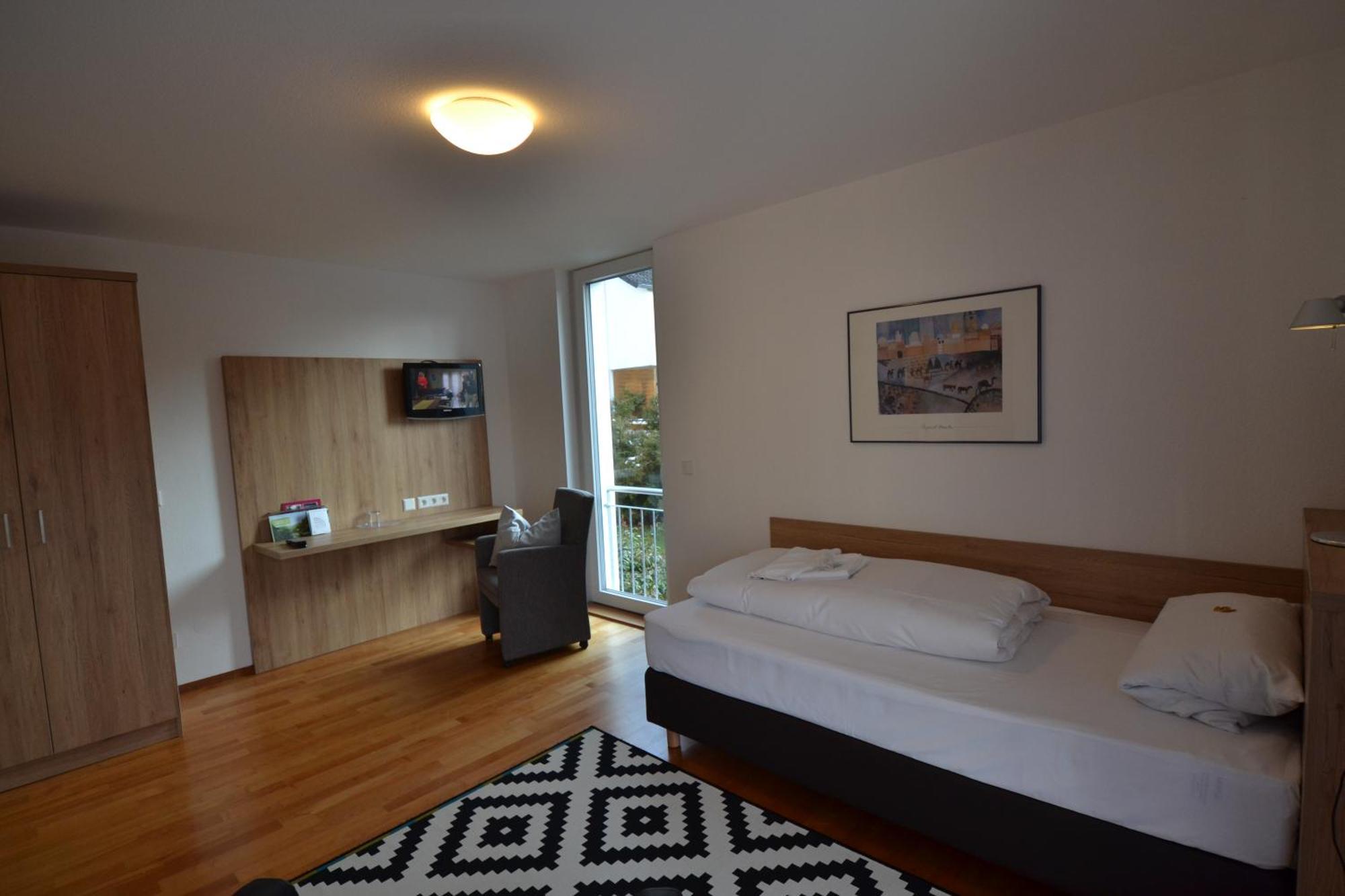 Weinhaus Steppe Hotel 3***Superior Und Weinstube Waldbronn